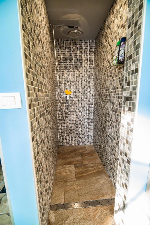 Holiday Home With Hot Tub And Sauna Sabina Rovte 외부 사진